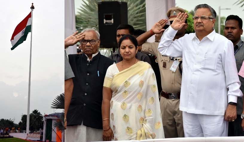 Photo of रमन ने रिमोट से फहराया 100 फीट ऊंचा राष्ट्रीय ध्वज