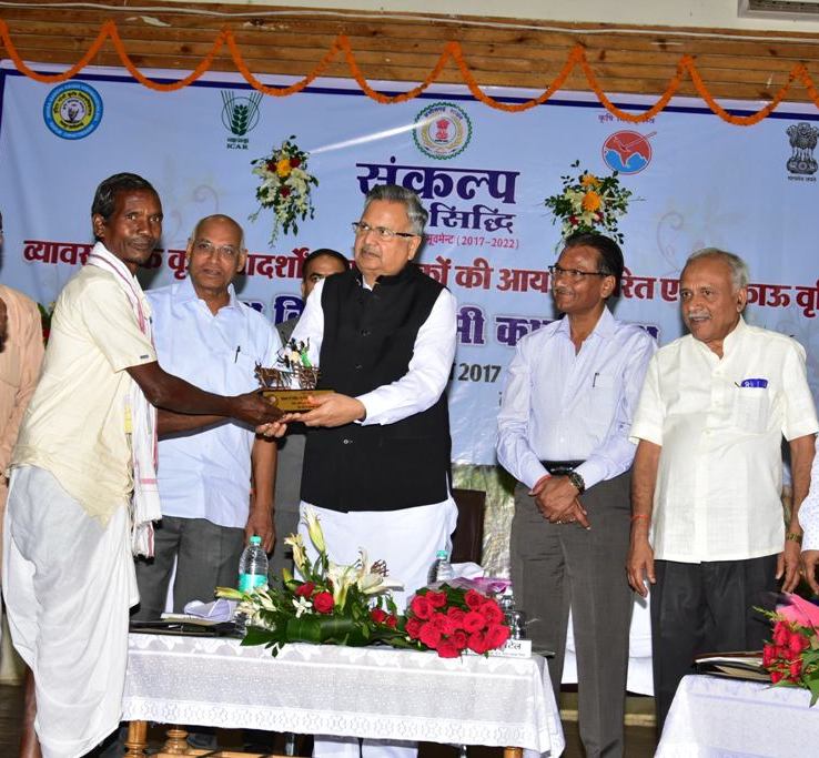 Photo of युवाओं में खेती-किसानी के प्रति बढ़ती दिलचस्पी सराहनीय- रमन