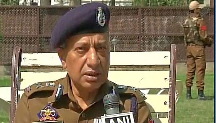 Photo of जम्मू-कश्मीर में सुरक्षाबलों ने दो आतंकवादियों को मार गिराया