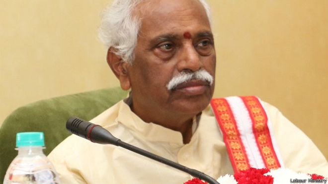 Photo of केन्द्रीय मंत्रिमंडल से श्रम मंत्री बंडारू दत्तात्रेय का भी इस्तीफा