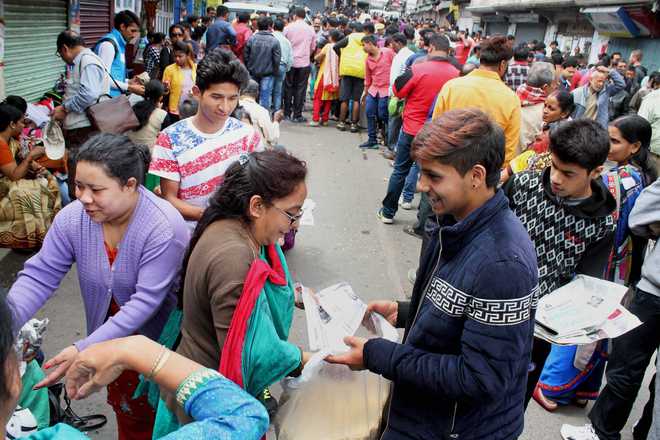 Photo of दार्जिलिंग में बंद वापस लिये जाने से जनजीवन हुआ सामान्य