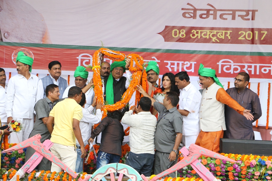 Photo of किसान हितैषी योजनाओं से रूका मजदूरों का पलायन-रमन