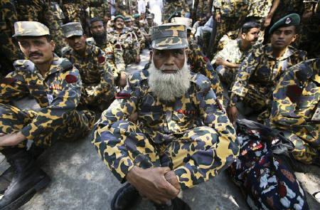 Photo of बंगलादेश उच्च न्यायालय ने 139 जवानों की मौत की सजा को रखा बरकरार