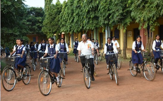 Photo of सरस्वती साईकिल योजना से बालिकाओं की दर्ज संख्या में 30 प्रतिशत का इजाफा-बृजमोहन