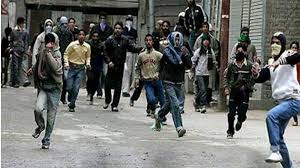 Photo of कश्मीर के पत्थरबाजों के खिलाफ होंगे मामले वापस