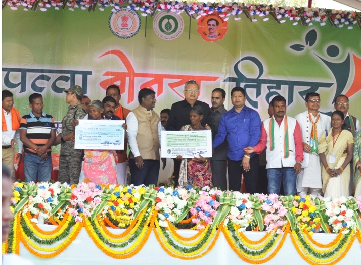 Photo of वनवासियों के उत्साह ने साबित कर दिया तेन्दूपत्ता बोनस का महत्व-रमन