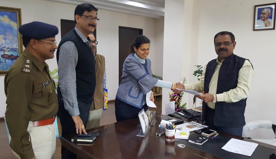 Photo of डीआईजी चम्पावत ने पुलिस कल्याण संबंधित रिपोर्ट डीजी को सौंपी