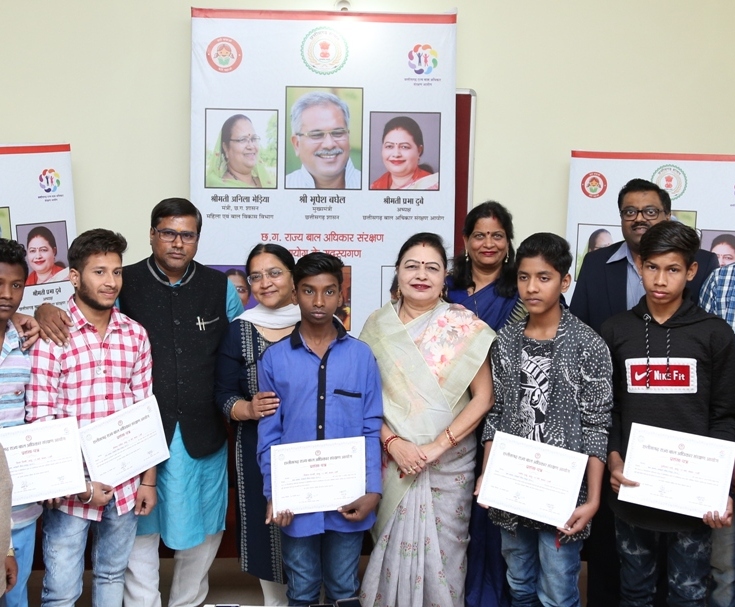 Photo of बाल आश्रम के पांच प्रतिभावान बच्चों का सम्मान