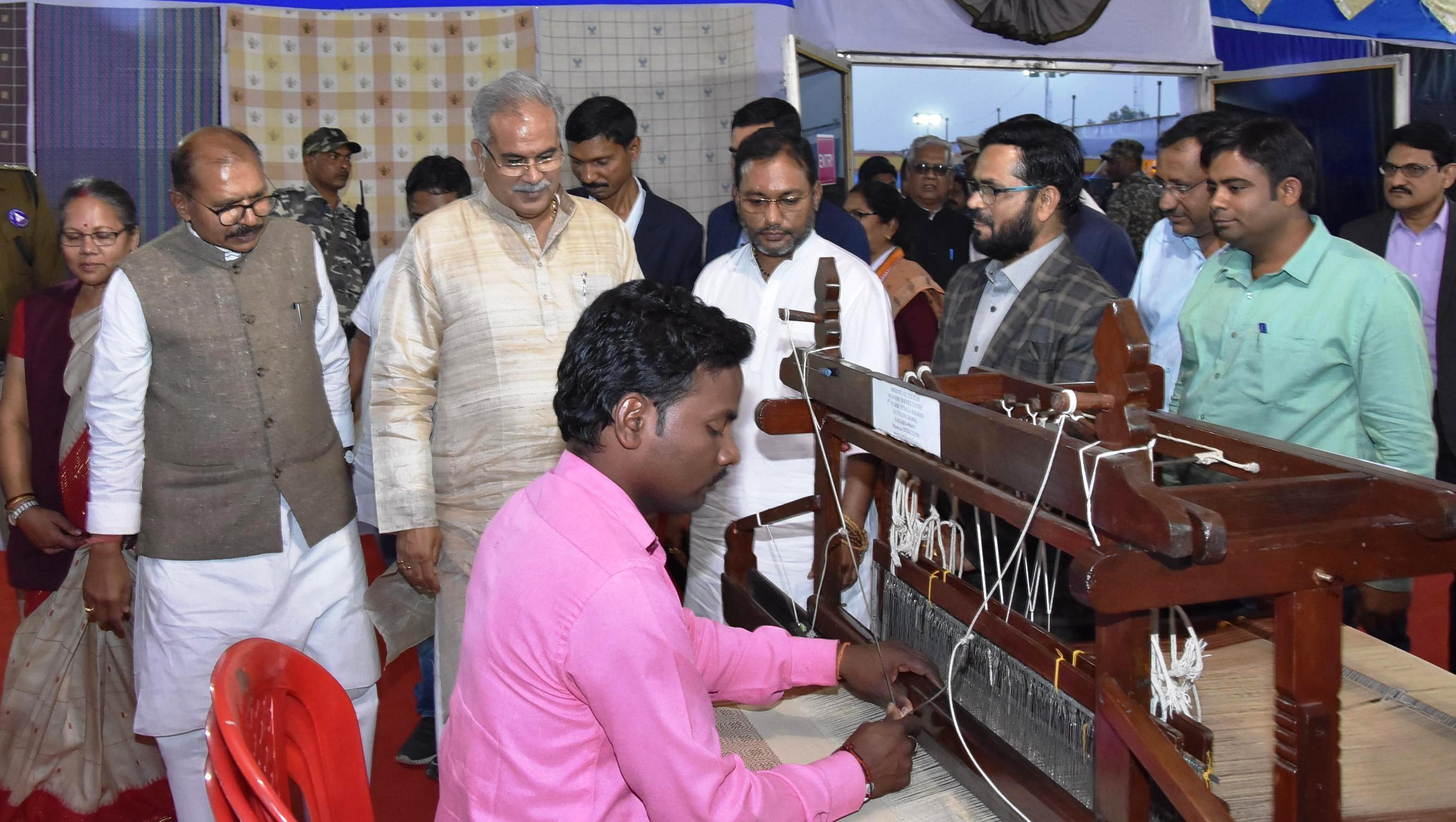 Photo of छत्तीसगढ़ के हथकरघा वस्त्रों की भी देश में पहचान बनाने का होगा प्रयास-भूपेश