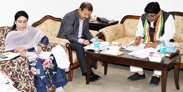 Photo of मजदूरों के सुरक्षित भविष्य के लिए करें काम-डहरिया