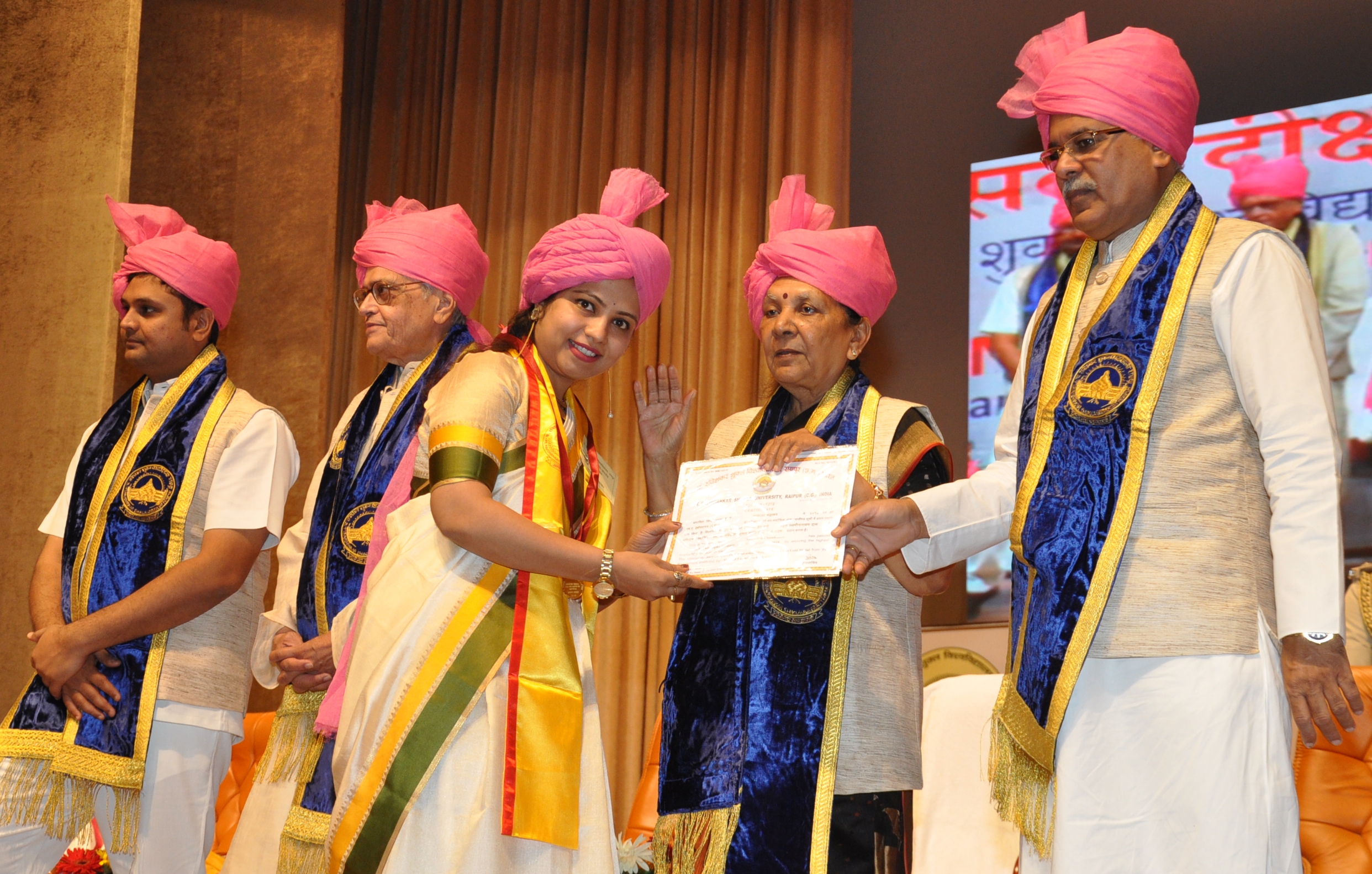 Photo of राज्यपाल का सामाजिक परिवर्तन के लिए संकल्प लेने का आह्वान