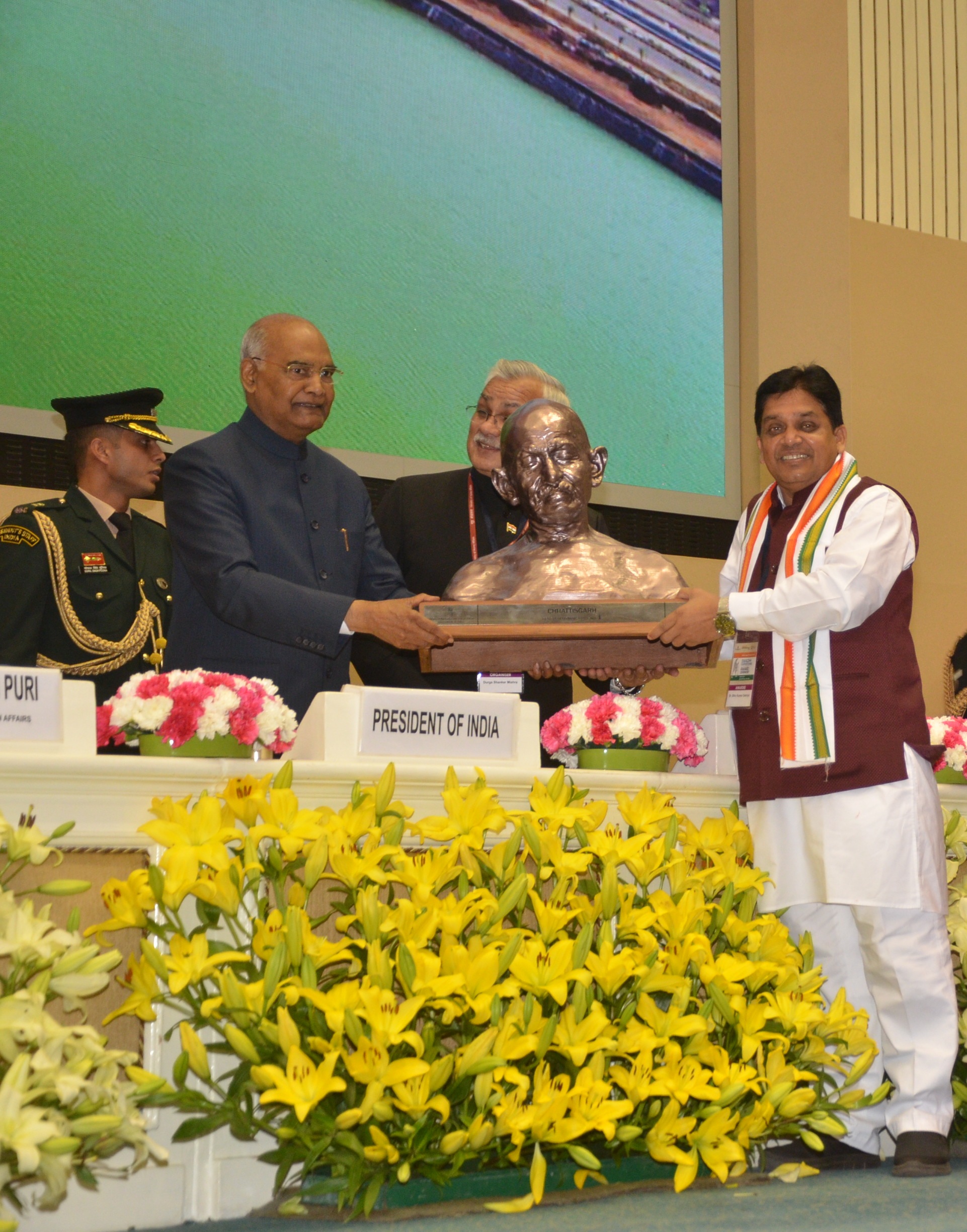 Photo of सबसे स्वच्छ राज्य का सम्मान राष्ट्रपति से हासिल किया छत्तीसगढ़ ने