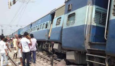 Photo of ताप्ती गंगा एक्सप्रेस की 13 बोगियां पटरी से उतरी