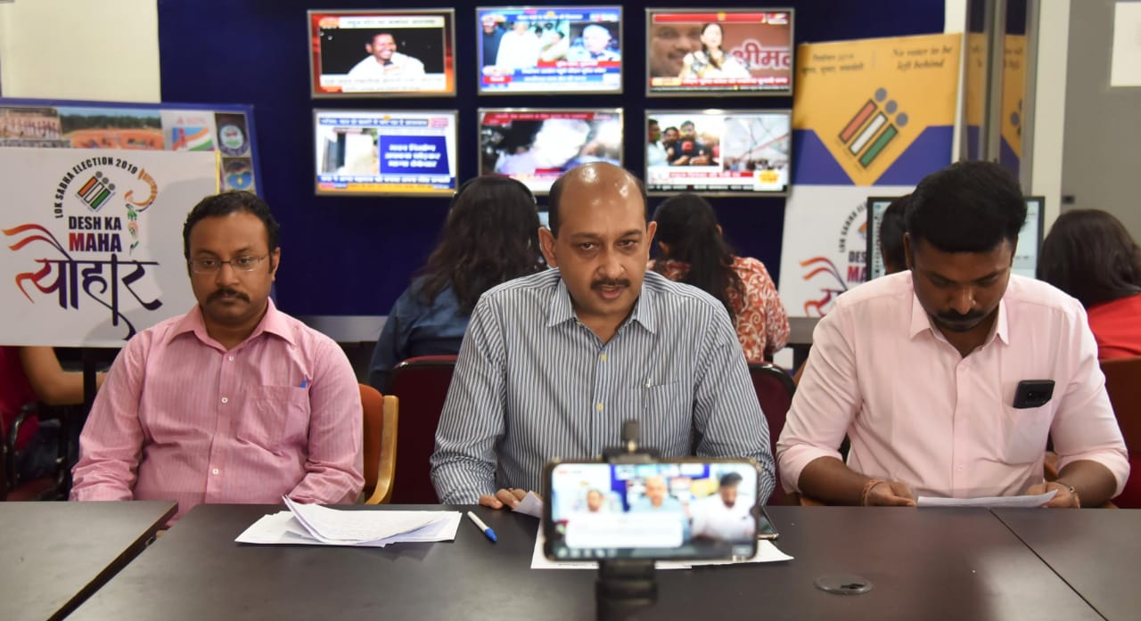 Photo of मुख्य निर्वाचन अधिकारी ने फेसबुक पर लोगों से किया सीधा संवाद