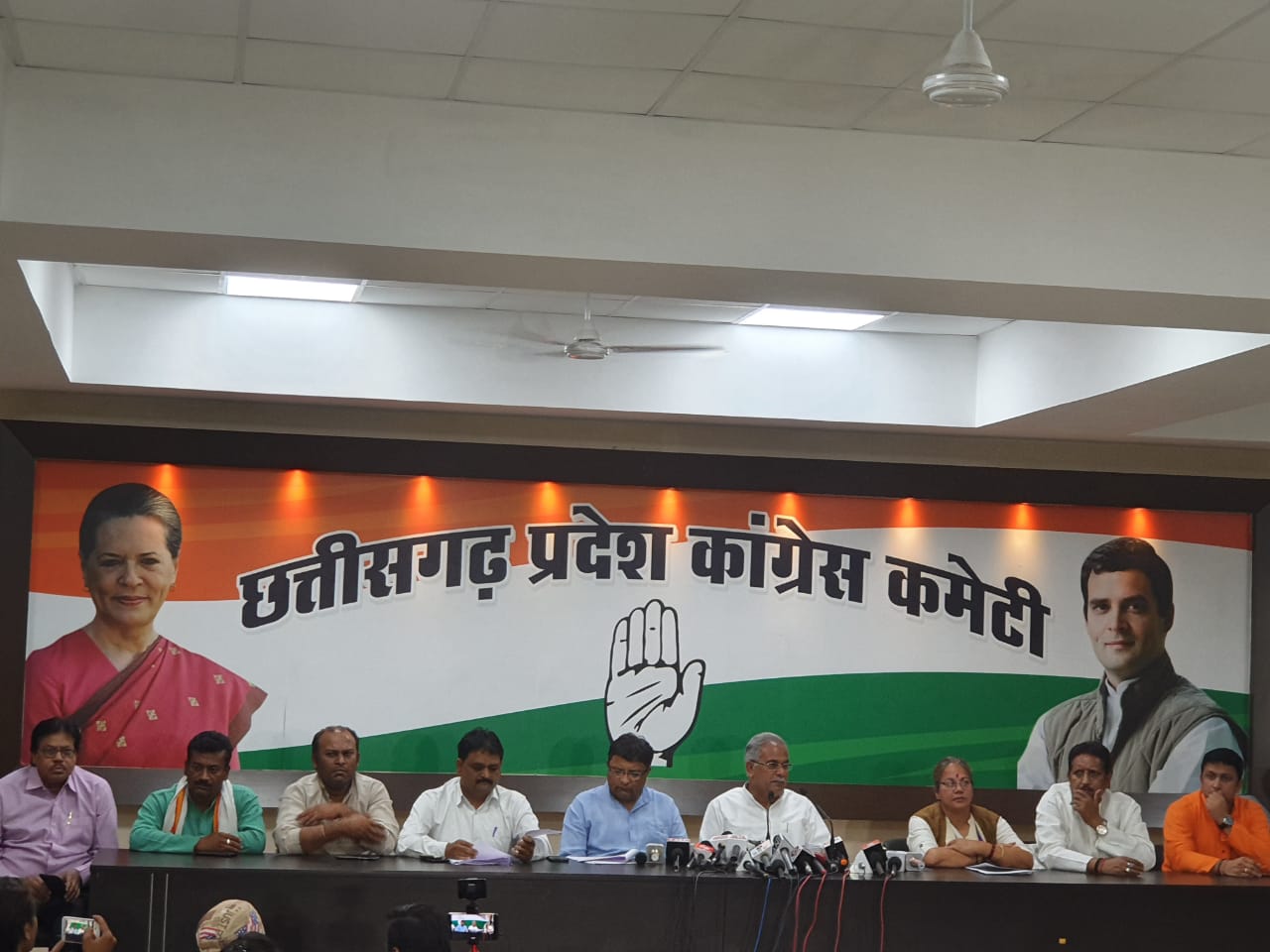 Photo of मोदी सवालों के जवाब देने की बजाय और झूठ बोलकर गए  – भूपेश