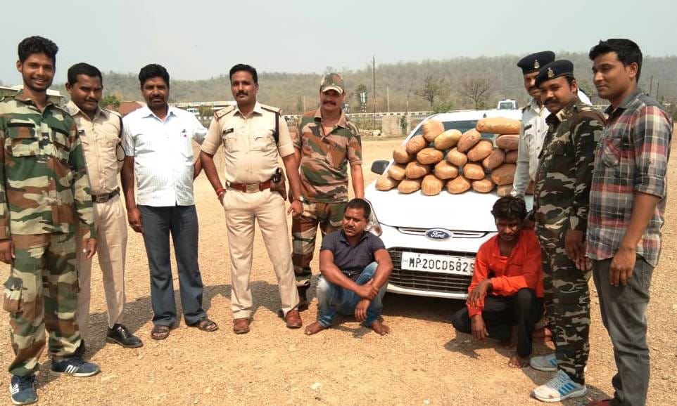 Photo of छत्तीसगढ़ में 25 किलो गांजे के साथ दो व्यक्ति गिरफ्तार