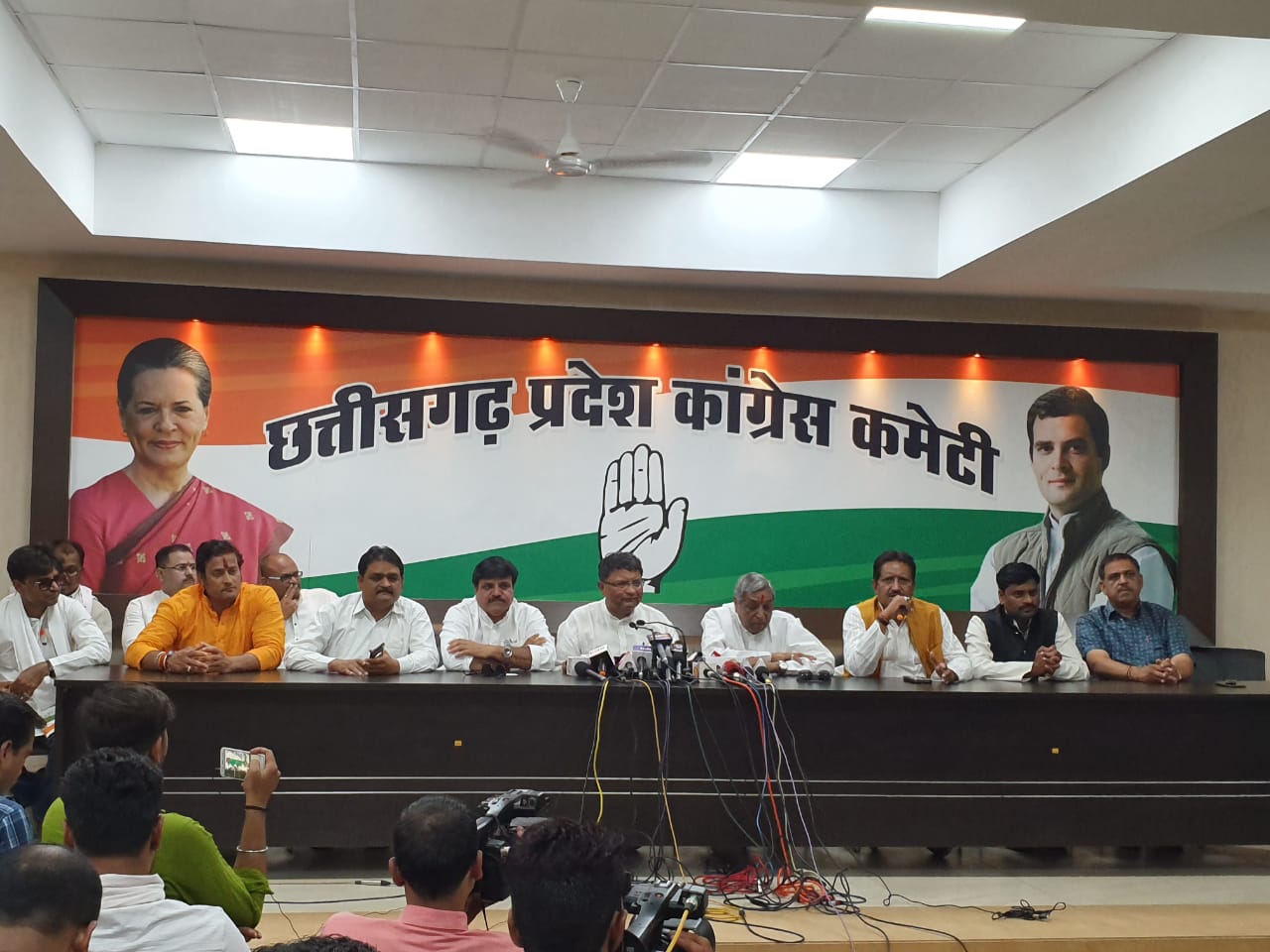 Photo of बसपा के रायपुर प्रत्याशी ने मैदान से हटने का किया ऐलान