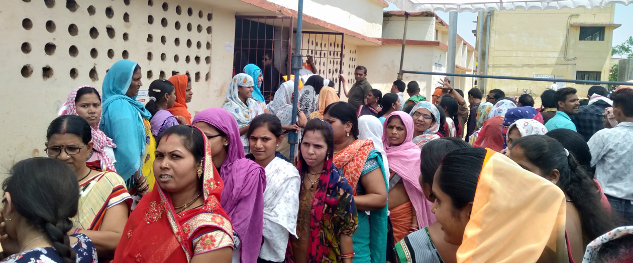 Photo of रमन सहित भूपेश सरकार के तीन मंत्रियों का राजनीतिक भविष्य ईवीएम में बन्द