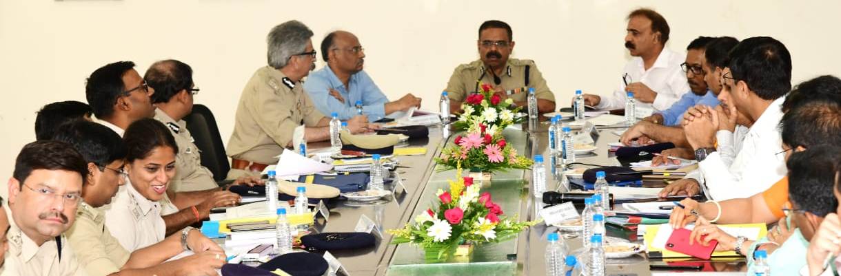 Photo of डीजीपी ने जनसमस्याओं का तत्परता से निराकरण करने के लिए दिए सख्त निर्देश