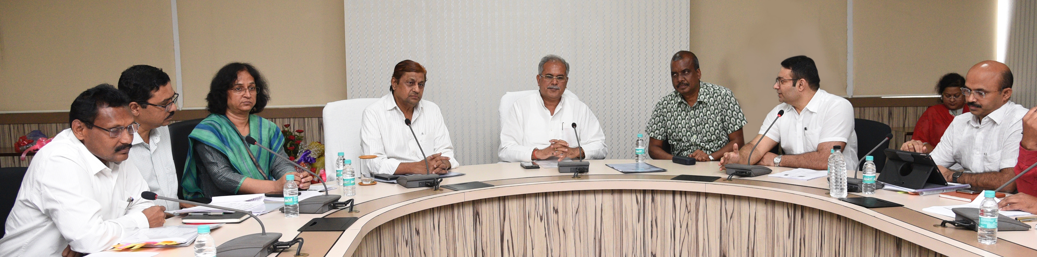 Photo of सभी को रियायती खाद्यान्न देने के लिए बनेंगा हर परिवार का राशन कार्ड- भूपेश