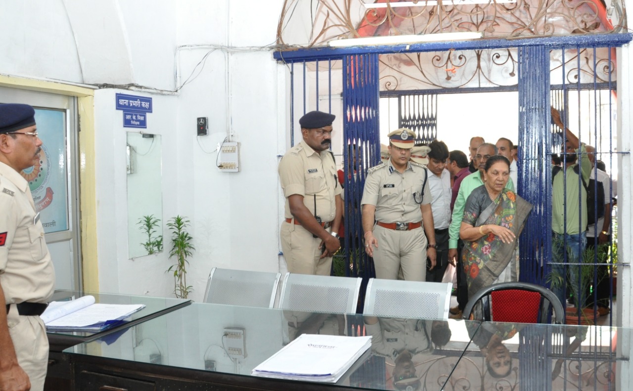 Photo of पुलिस थानों में विद्यार्थी-पुलिस समिति गठित करने के राज्यपाल ने दिए निर्देश