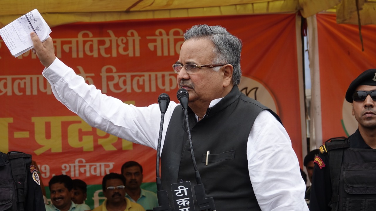 Photo of भूपेश सरकार छह माह में ही पूरी तरह फेल- रमन