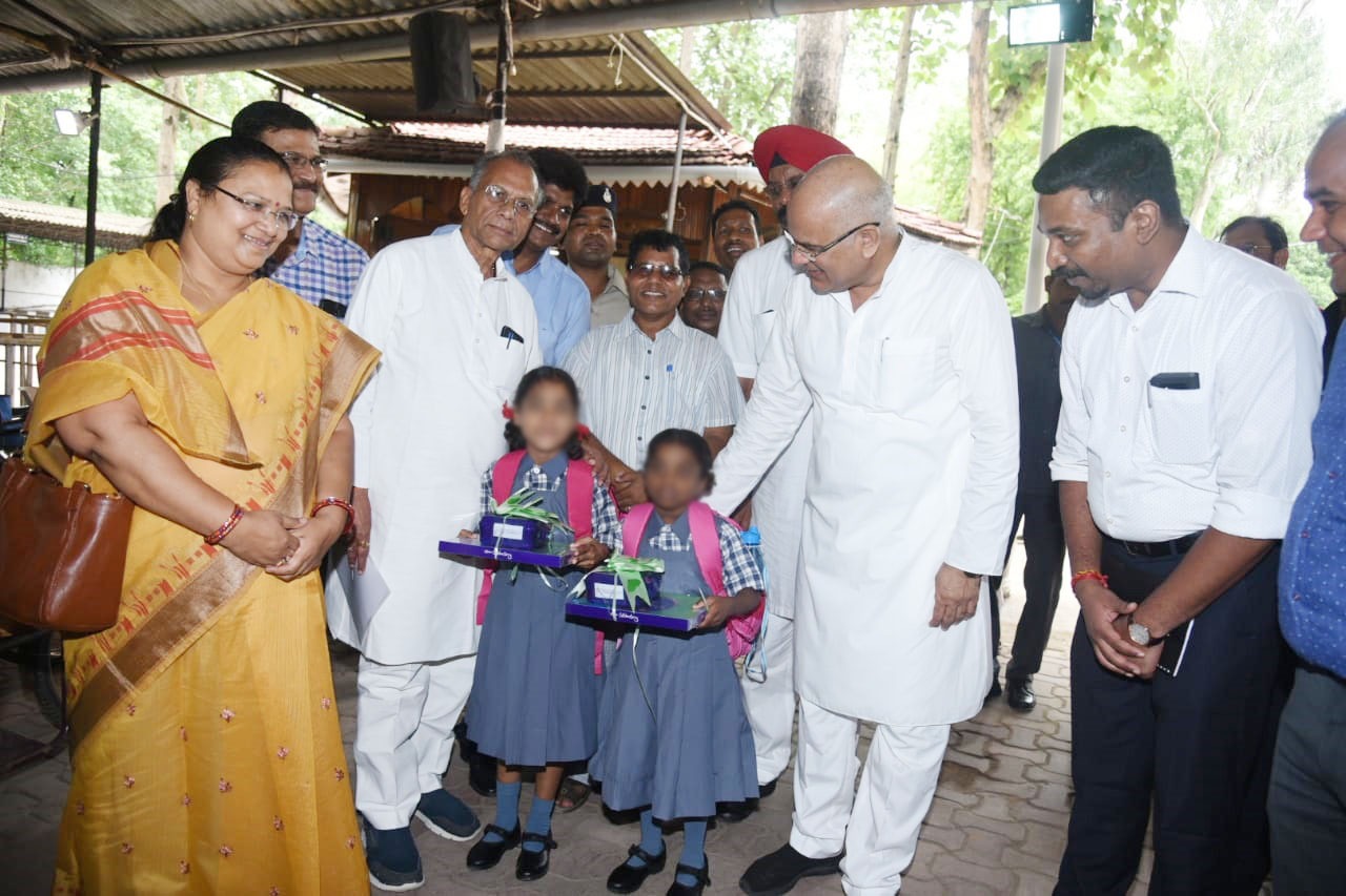 Photo of महिला बंदी की बालिकाएं पढ़ेगी अशासकीय आवासीय विद्यालय में