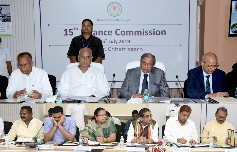 Photo of भूपेश ने जी.एस.टी. क्षतिपूर्ति 2022 के बाद भी करने की वित्त आयोग से की मांग