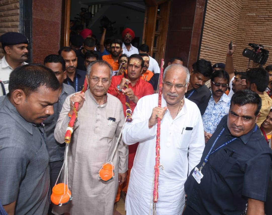 Photo of भूपेश एवं ताम्रध्वज शामिल हुए कांवड़ यात्रा में