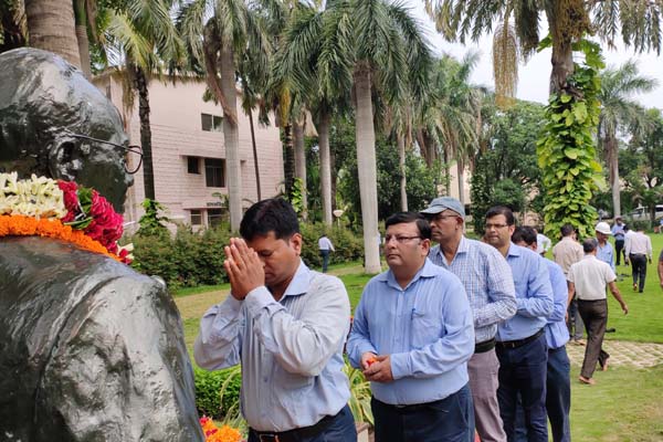 Photo of ओ.पी.जिन्दल को उनकी जयन्ती पर जेएसपीएल रायपुर में दी गई श्रध्दाजंलि