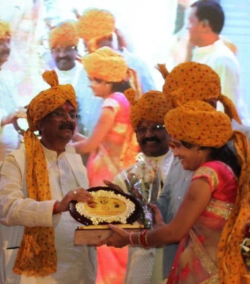 Photo of प्रतिभावान बच्चों को आगे बढ़ाने की नैतिक जवाबदारी है समाज की-महंत