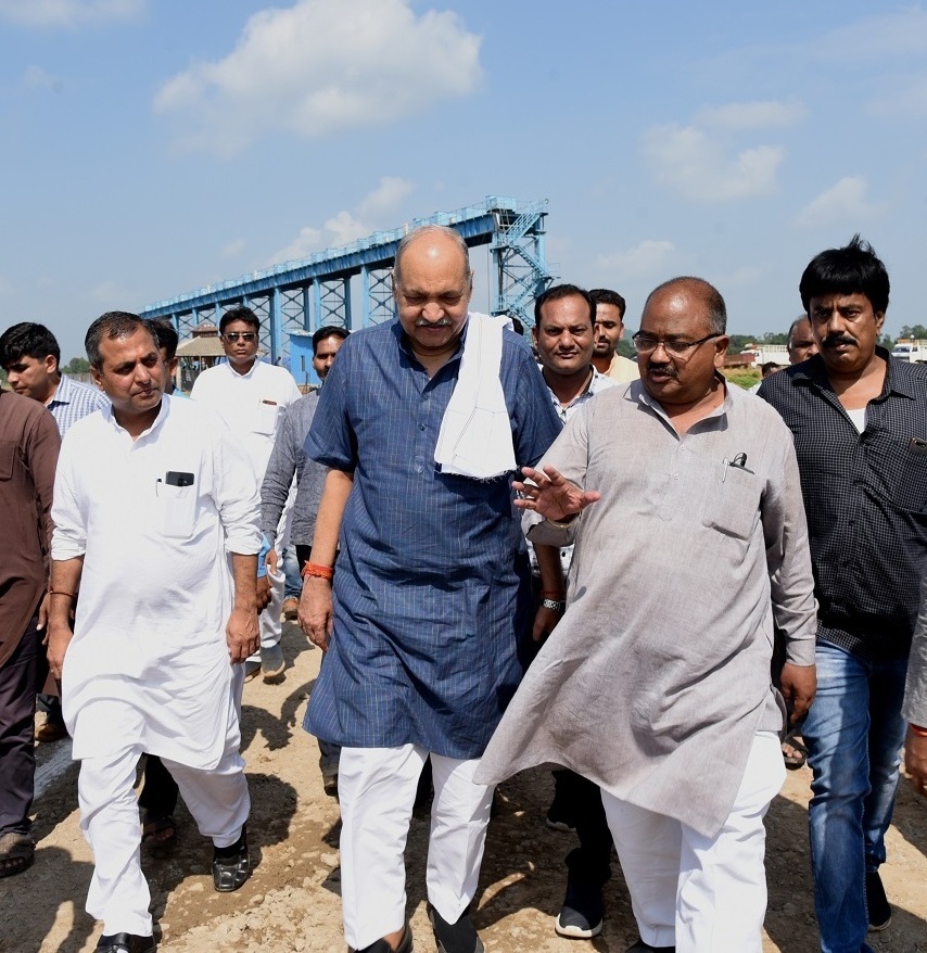 Photo of जल संसाधन मंत्री ने किया अरपा-भैंसाझार बैराज परियोजना का निरीक्षण