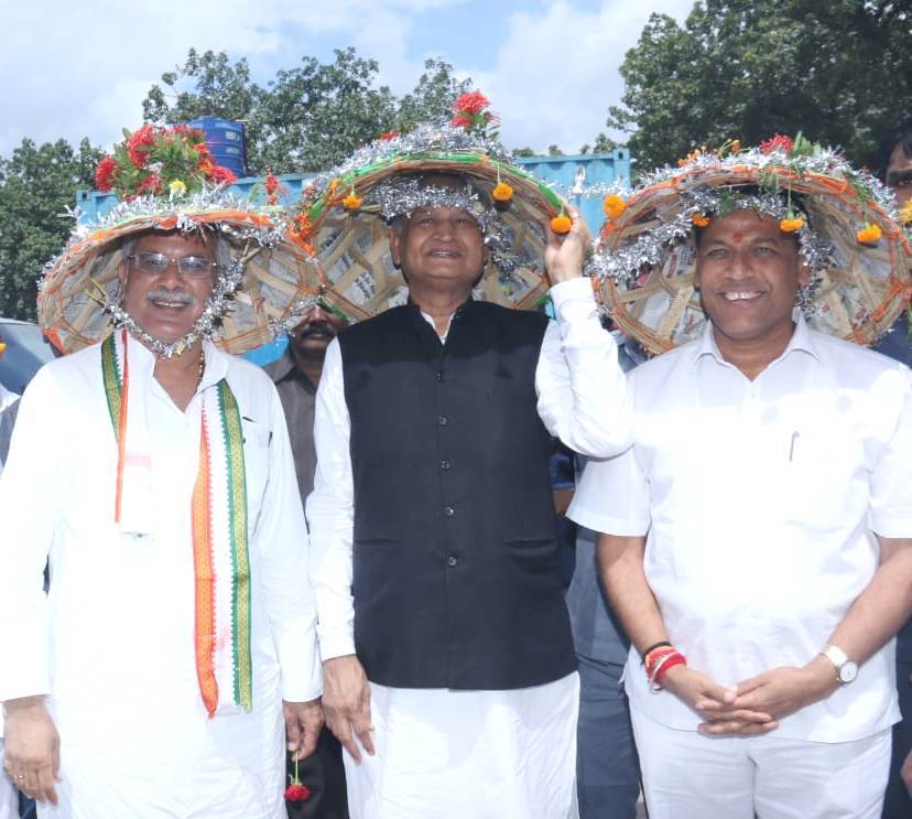 Photo of गांधी जी के सपनों को सही मायने में बघेल कर रहे साकार-गहलोत