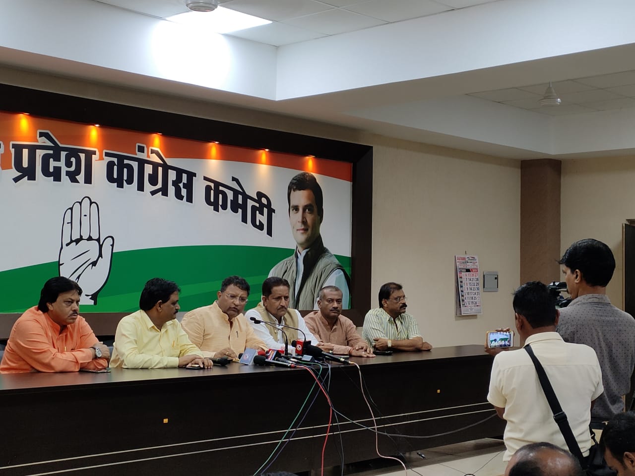 Photo of रमन,मूणत, अजीत और अमित जोगी को छोड़नी चाहिए राजनीति – कांग्रेस