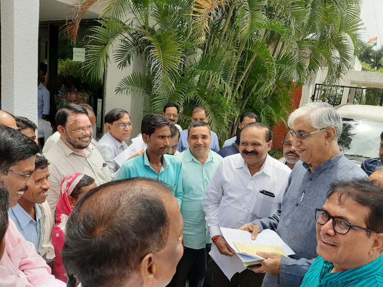 Photo of कांग्रेसी विधायक के बयान के खिलाफ बैंक कर्मियों ने सिंहदेव से की शिकायत