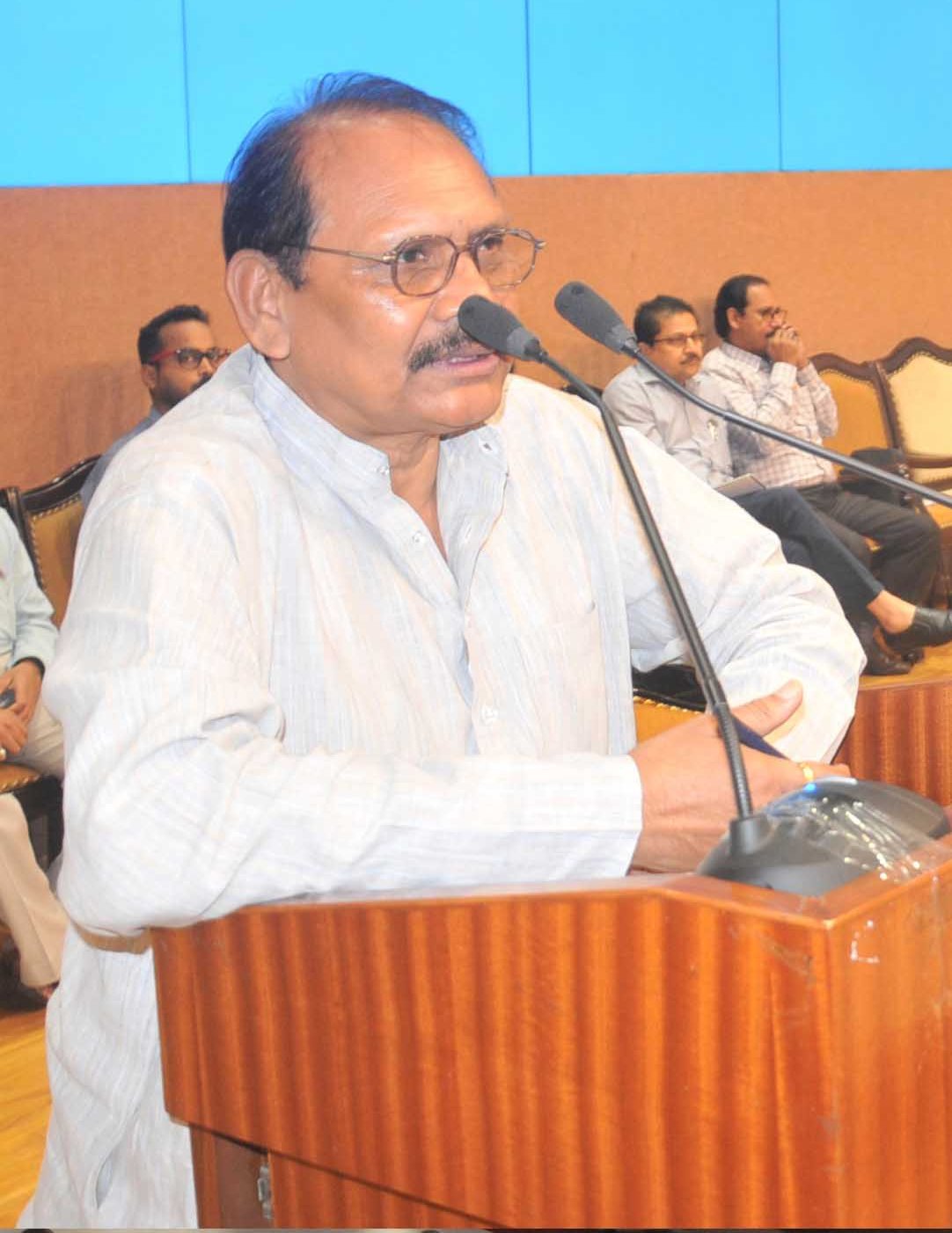 Photo of शासकीय स्कूलों में शिक्षा की गुणवत्ता सुधारने पर टेकाम ने दिया जोर