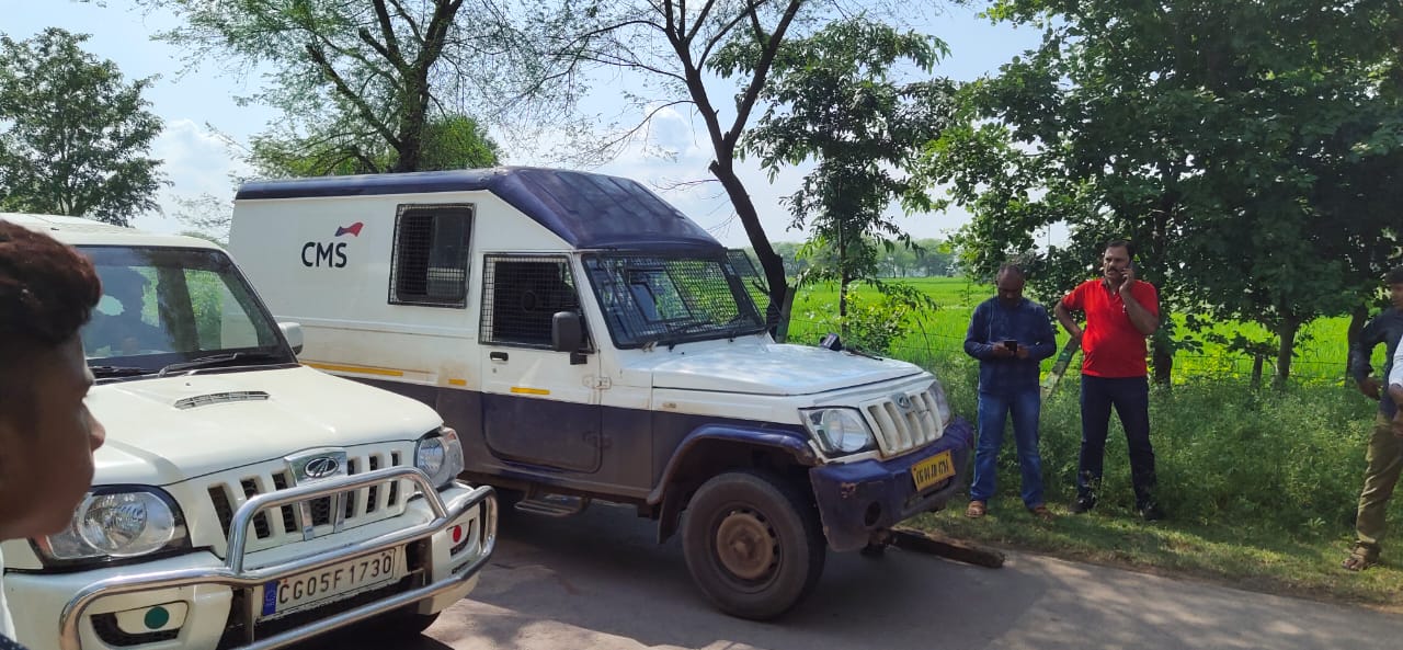 Photo of बेमेतरा में एटीएम कैश वैन से एक करोड 57 लाख रूपए की लूट