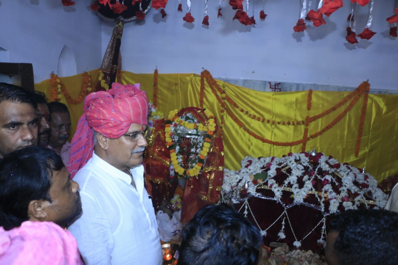 Photo of भूपेश बस्तर दशहरा की प्रमुख रस्म मावली परघाव में हुए शामिल