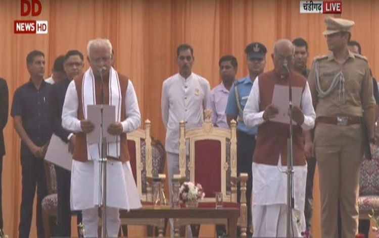 Photo of खट्टर ने हरियाणा के मुख्यमंत्री के पद की दूसरी बार ली शपथ