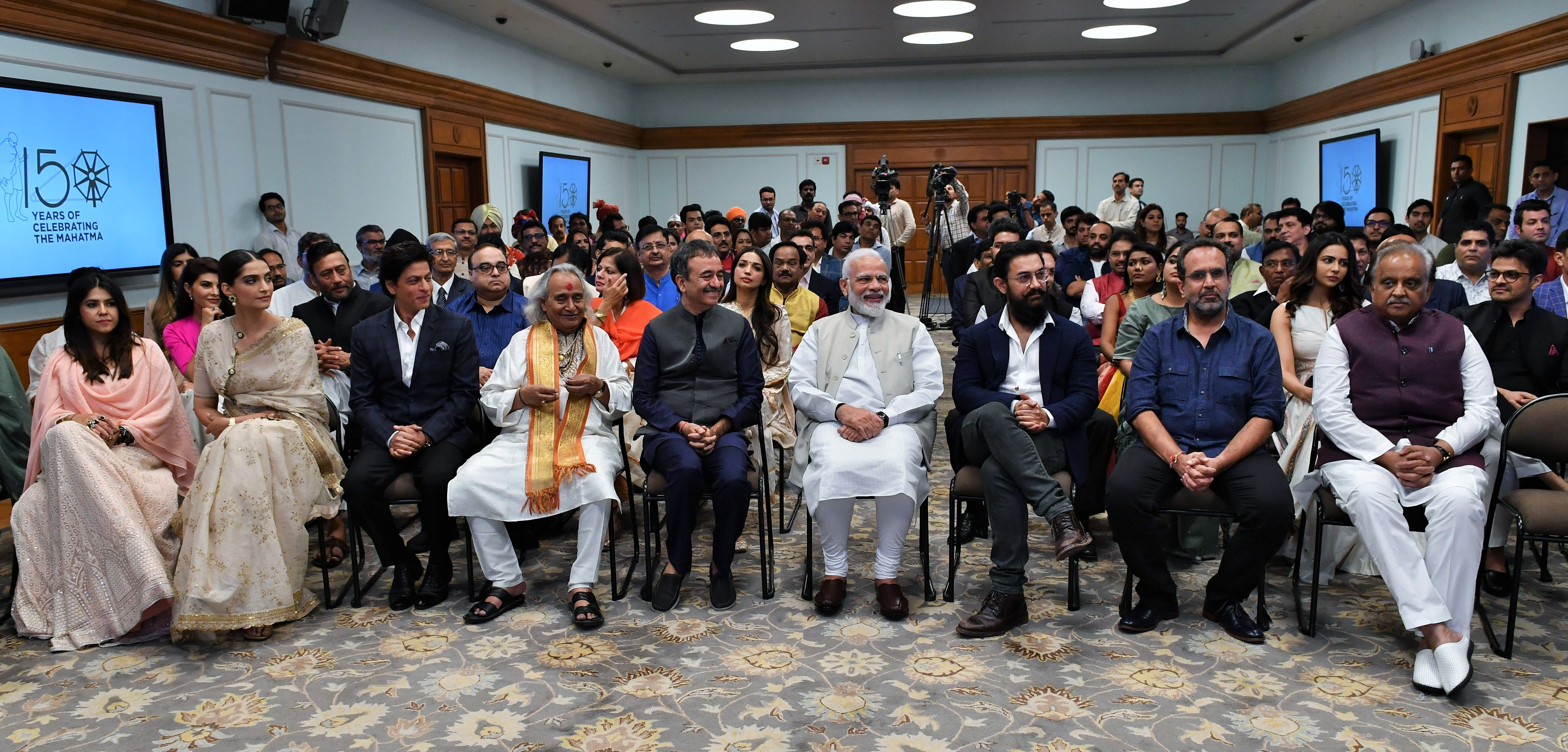 Photo of मनोरंजन जगत रचनात्मकता की अपार शक्ति लगाए राष्ट्र निर्माण में – मोदी