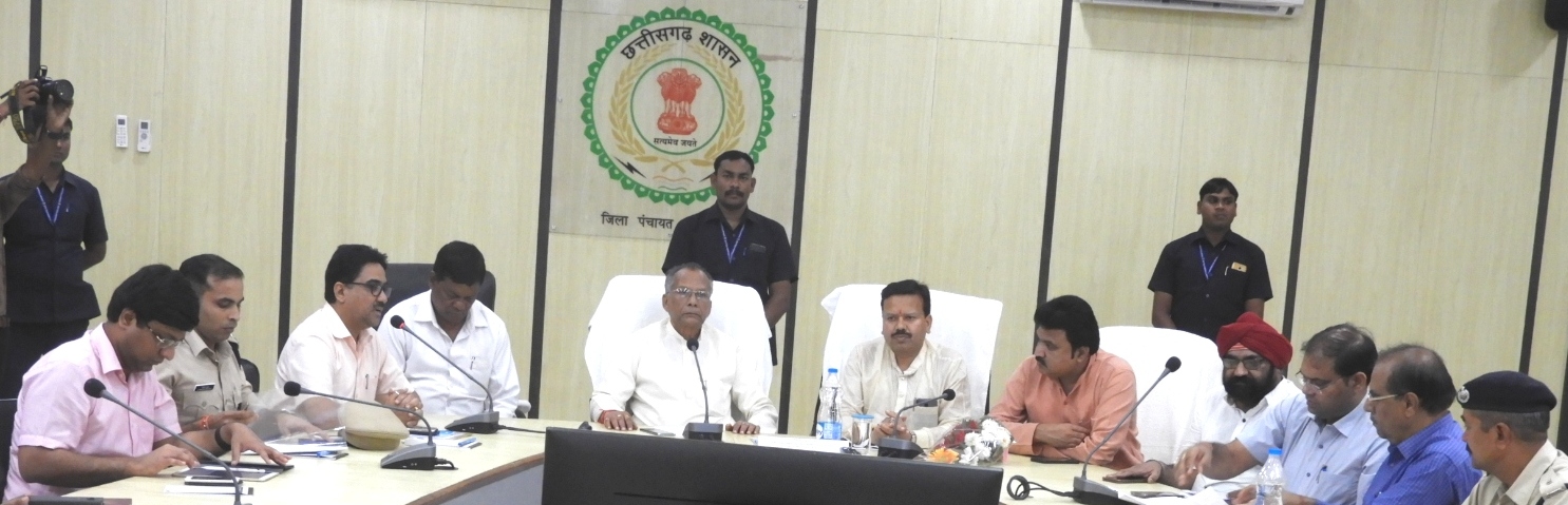 Photo of साहू ने पुलिस एवं लोक निर्माण के अधिकारियों की ली संयुक्त बैठक