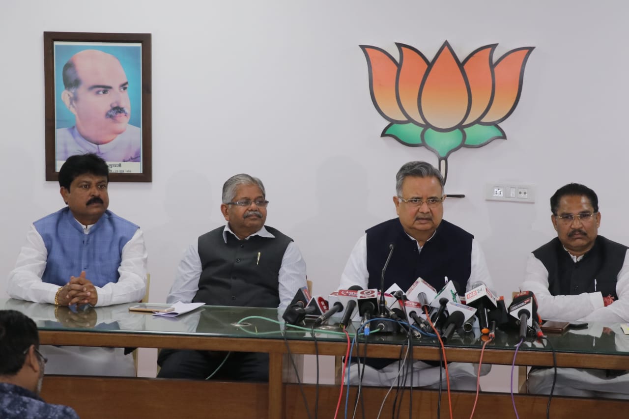 Photo of चुनावी वादों को पूरा करने से भाग रही हैं भूपेश सरकार- रमन