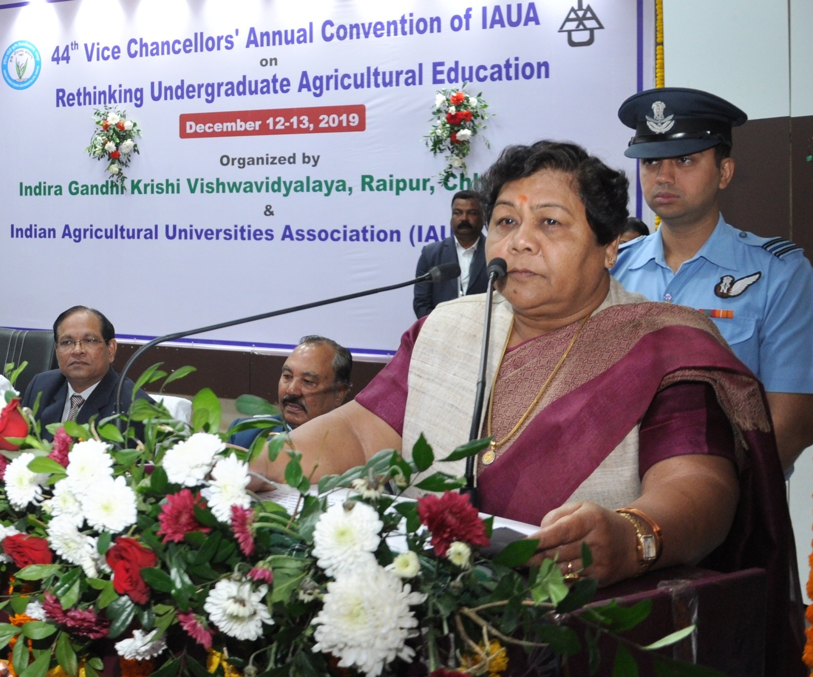 Photo of कृषि को व्यवसाय के रूप में अपनाने युवाओं को प्रेरित किया जाए-सुश्री उइके