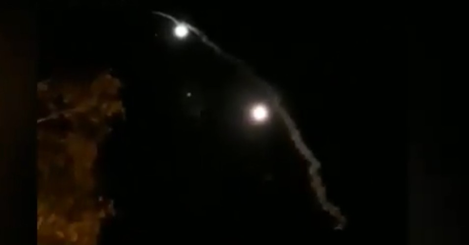 Photo of ईरान ने अमरीका और सहयोगी देशों के दो वायु सेना ठिकानों पर किया हमला