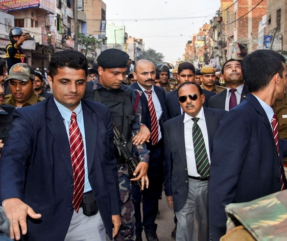 Photo of डोभाल ने राष्ट्रीय राजधानी के हिंसा प्रभावित क्षेत्रों का किया दौरा