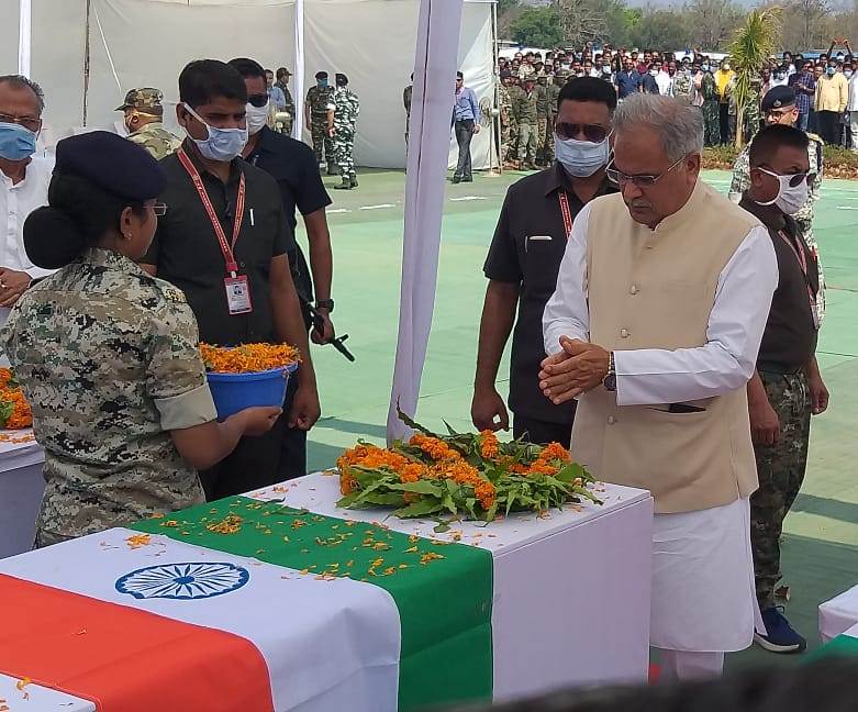 Photo of सुकमा नक्सली हमले में शहीद हुए जवानों को दी गई श्रद्धांजलि