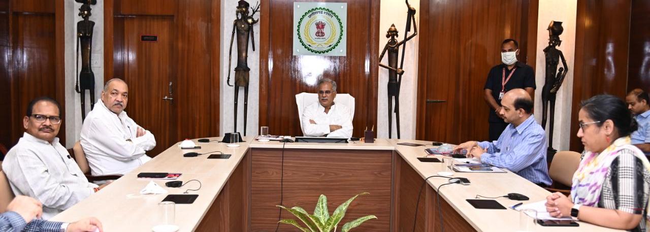 Photo of भूपेश ने की कोरोना वायरस से बचाव के लिए की गई व्यवस्था की समीक्षा