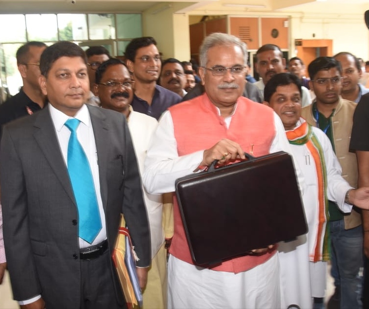 Photo of छत्तीसगढ़ में आगामी वित्त वर्ष का 102907 करोड़ का बजट पेश