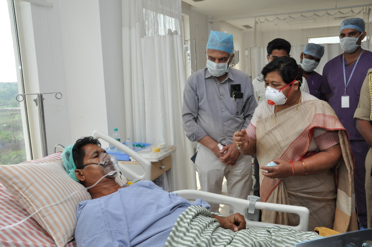 Photo of राज्यपाल ने सुकमा नक्सल हमले में घायल जवानों से की मुलाकात