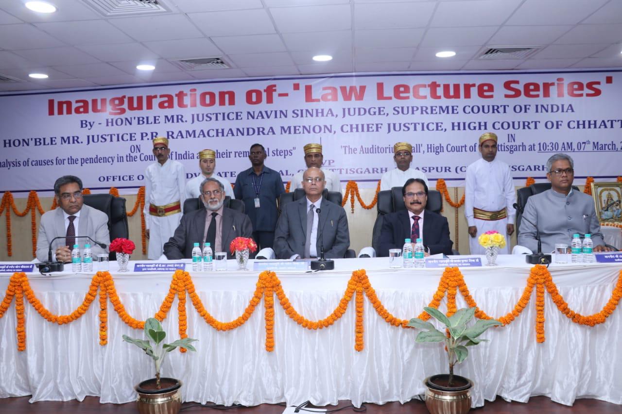 Photo of त्वरित न्याय दिलाने में आपसी समझौता महत्वपूर्ण-सिन्हा